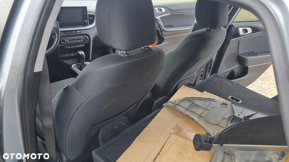 Kia Ceed 1.6 CRDi (48V Mild-Hybrid) Spirit - 22