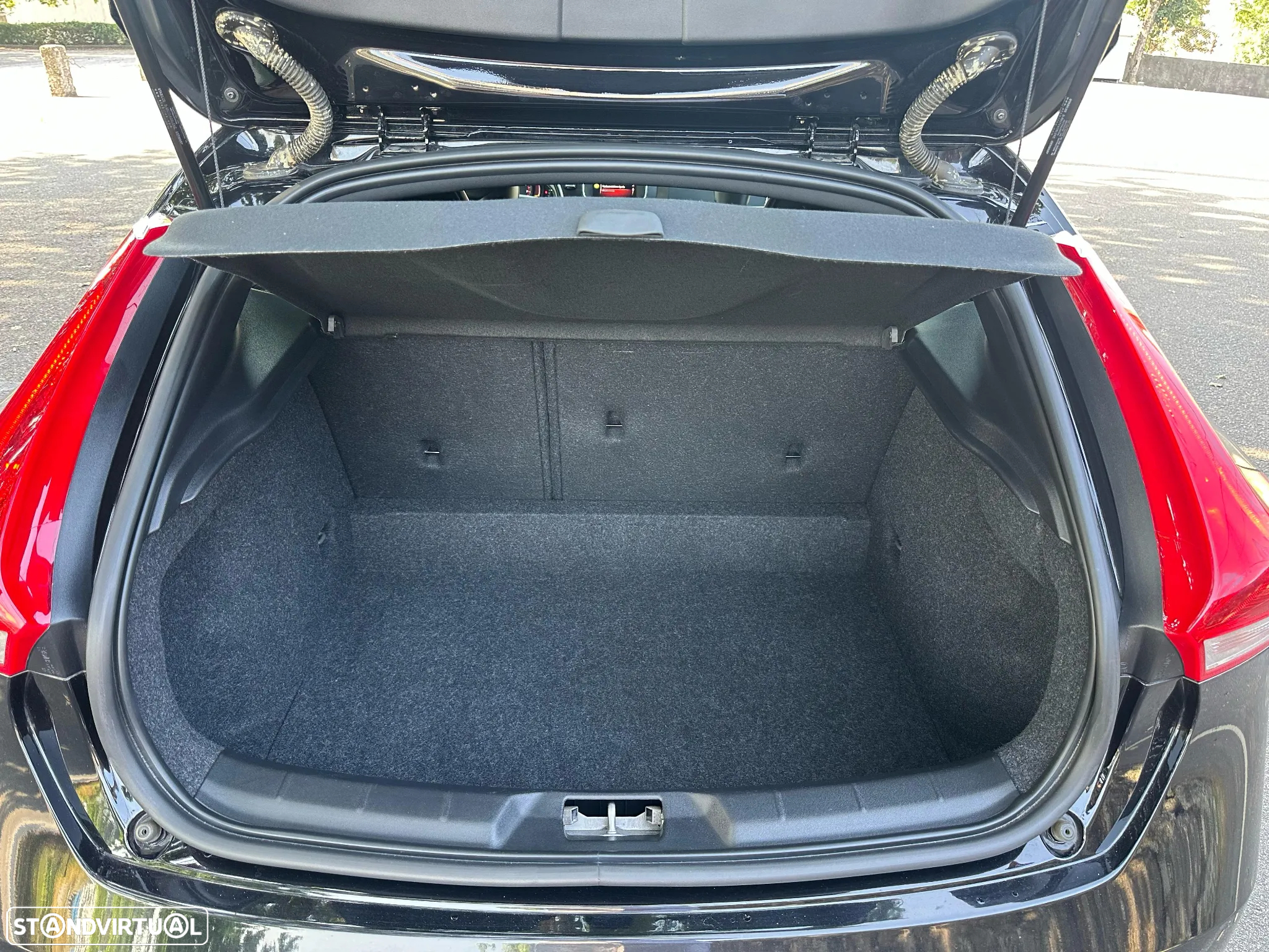 Volvo V40 1.5 T3 Sport Edition R Geartronic - 35