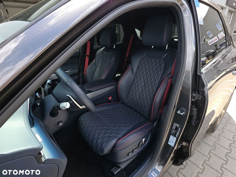 Genesis GV70 - 12