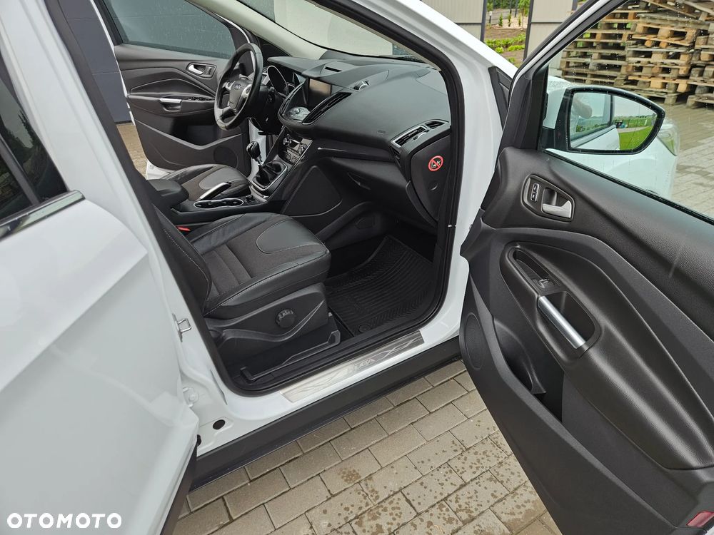 Ford Kuga 2.0 TDCi 4x4 Titanium - 23