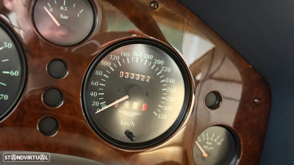 Aston Martin Vantage Coupe - 19