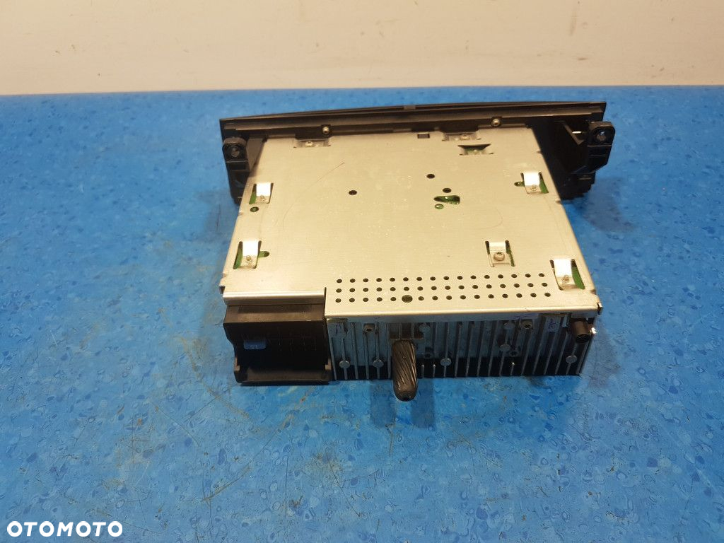 BMW E81 LIFT RADIO 9227500-01 - 6
