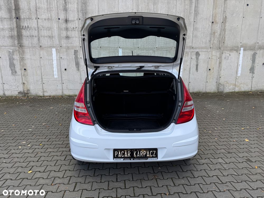 Hyundai i30 1.4 Classic + - 14