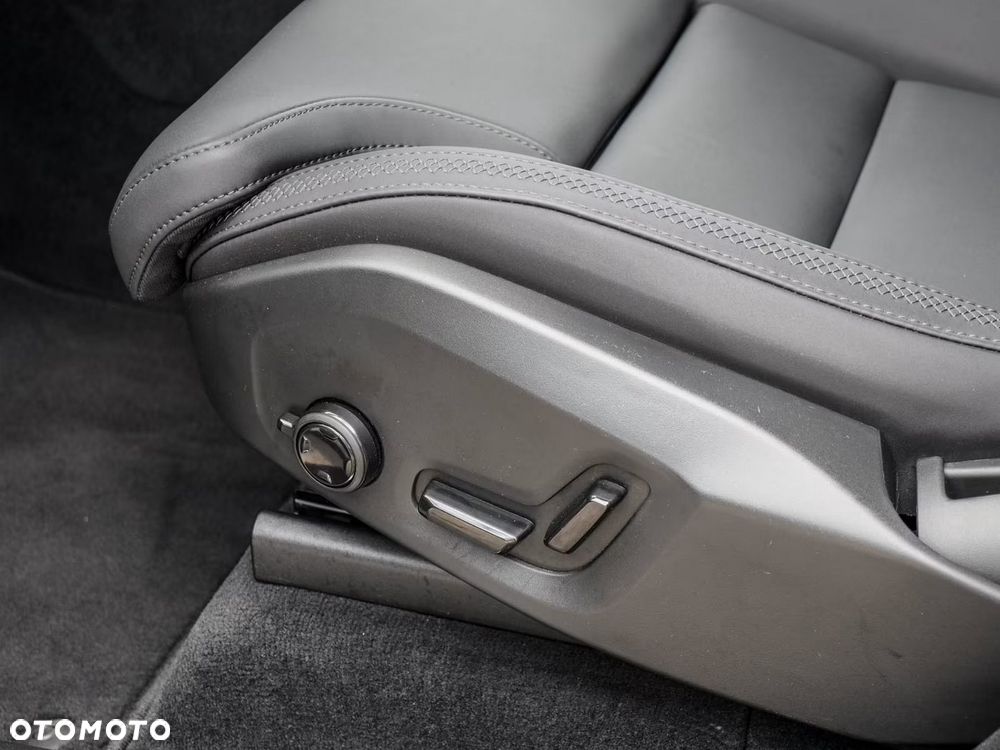 Volvo XC 90 T8 AWD Plus Dark - 10