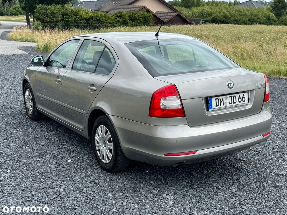 Skoda Octavia 1.6 Selection - 5