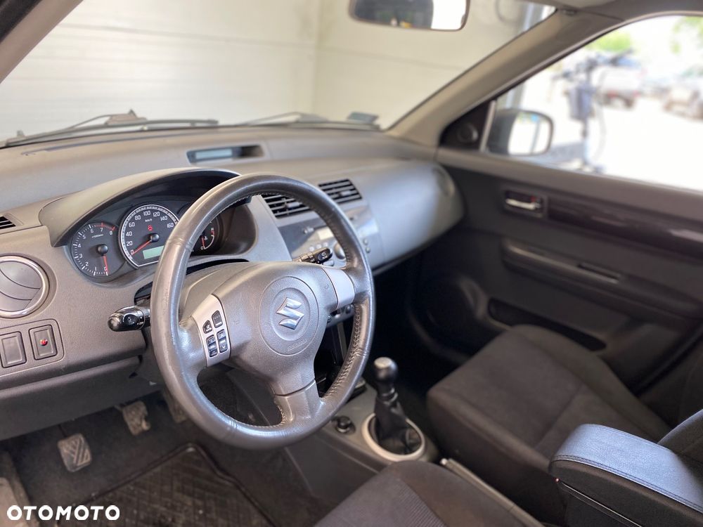 Suzuki Swift 1.3 Club - 10