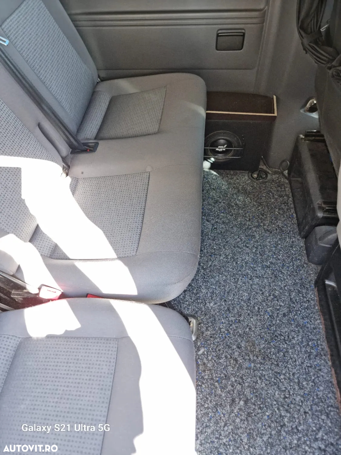 Volkswagen Caravelle - 8