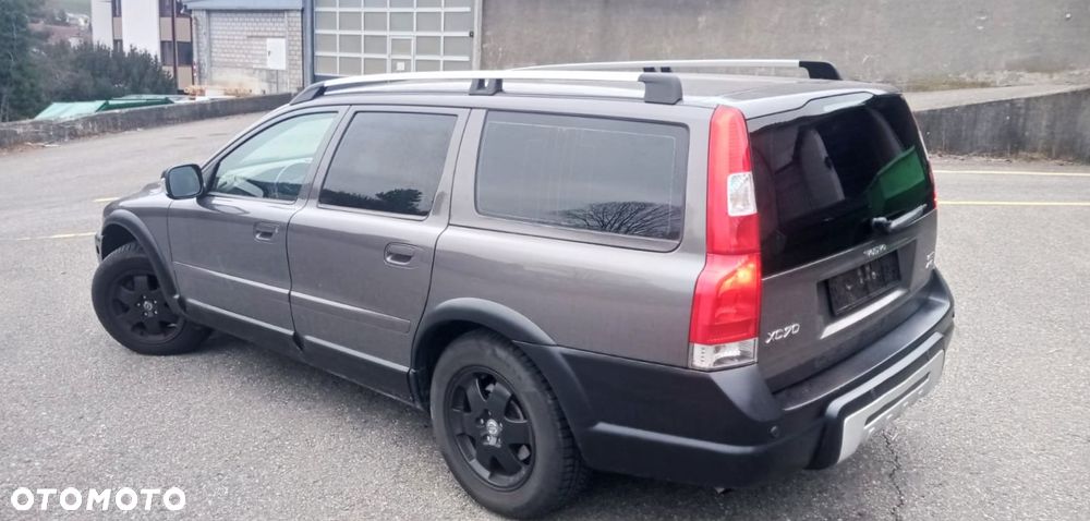 Volvo XC 70 AWD Momentum - 6