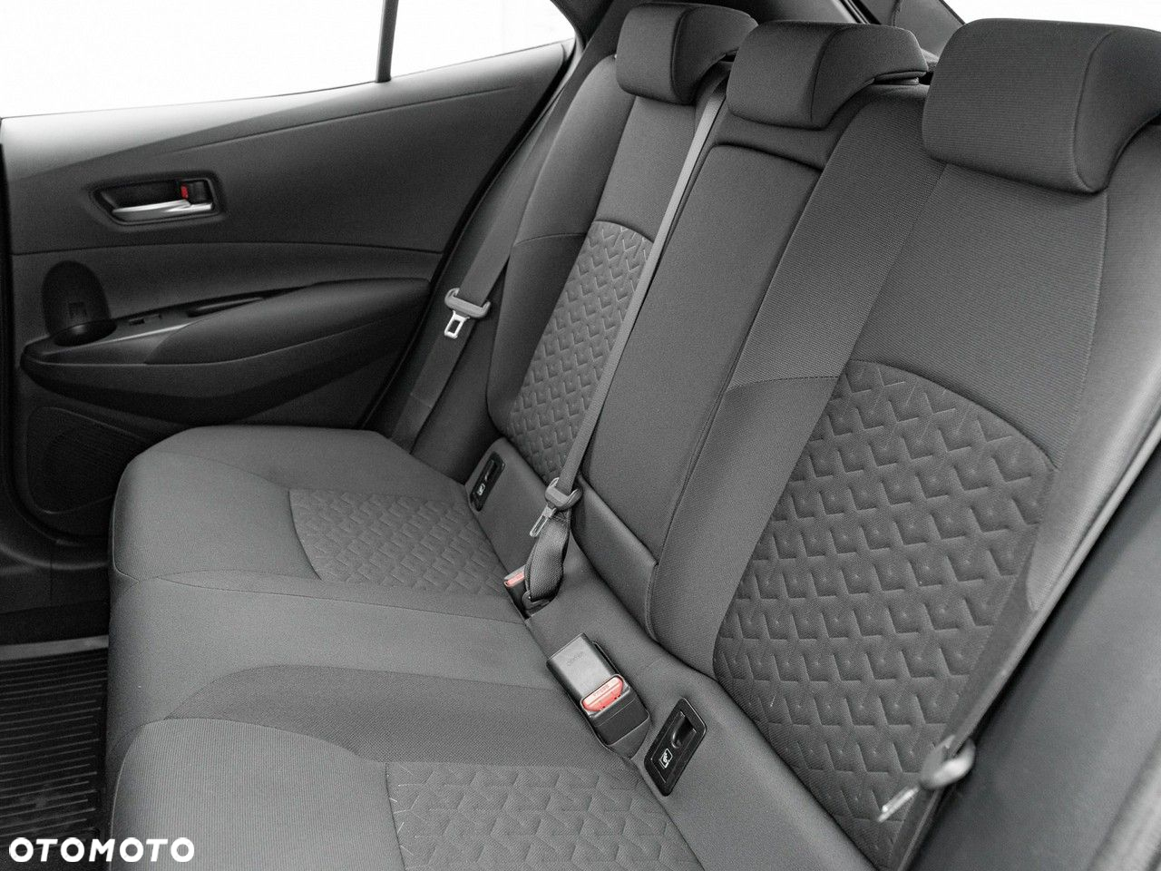 Toyota Corolla 1.8 Hybrid GPF Comfort - 28
