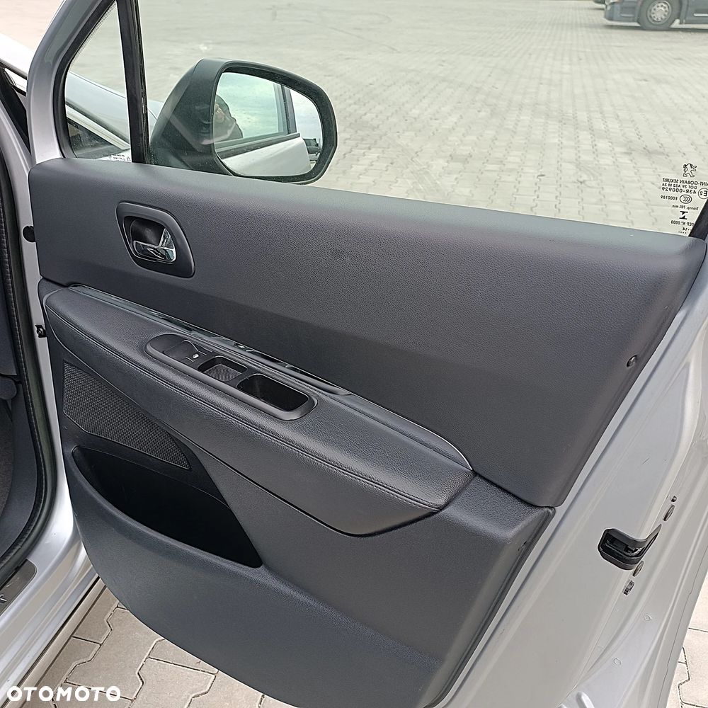 Peugeot 3008 e-HDi 115 ETG6 Stop&Start Business-Line - 12