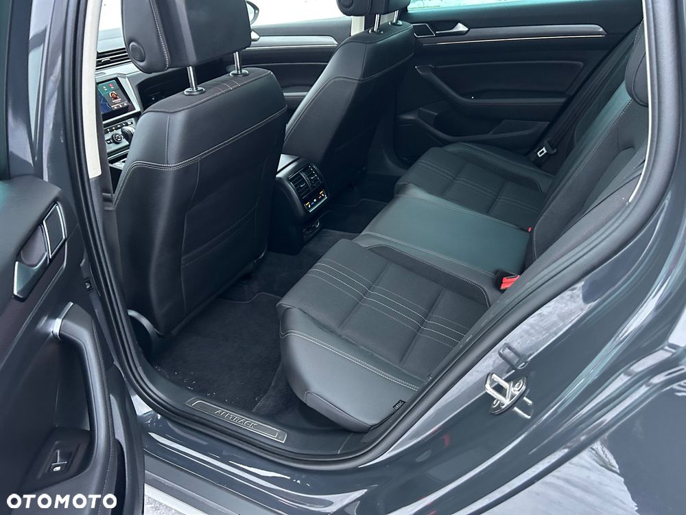 Volkswagen Passat 2.0 TDI SCR 4Motion DSG Alltrack - 16
