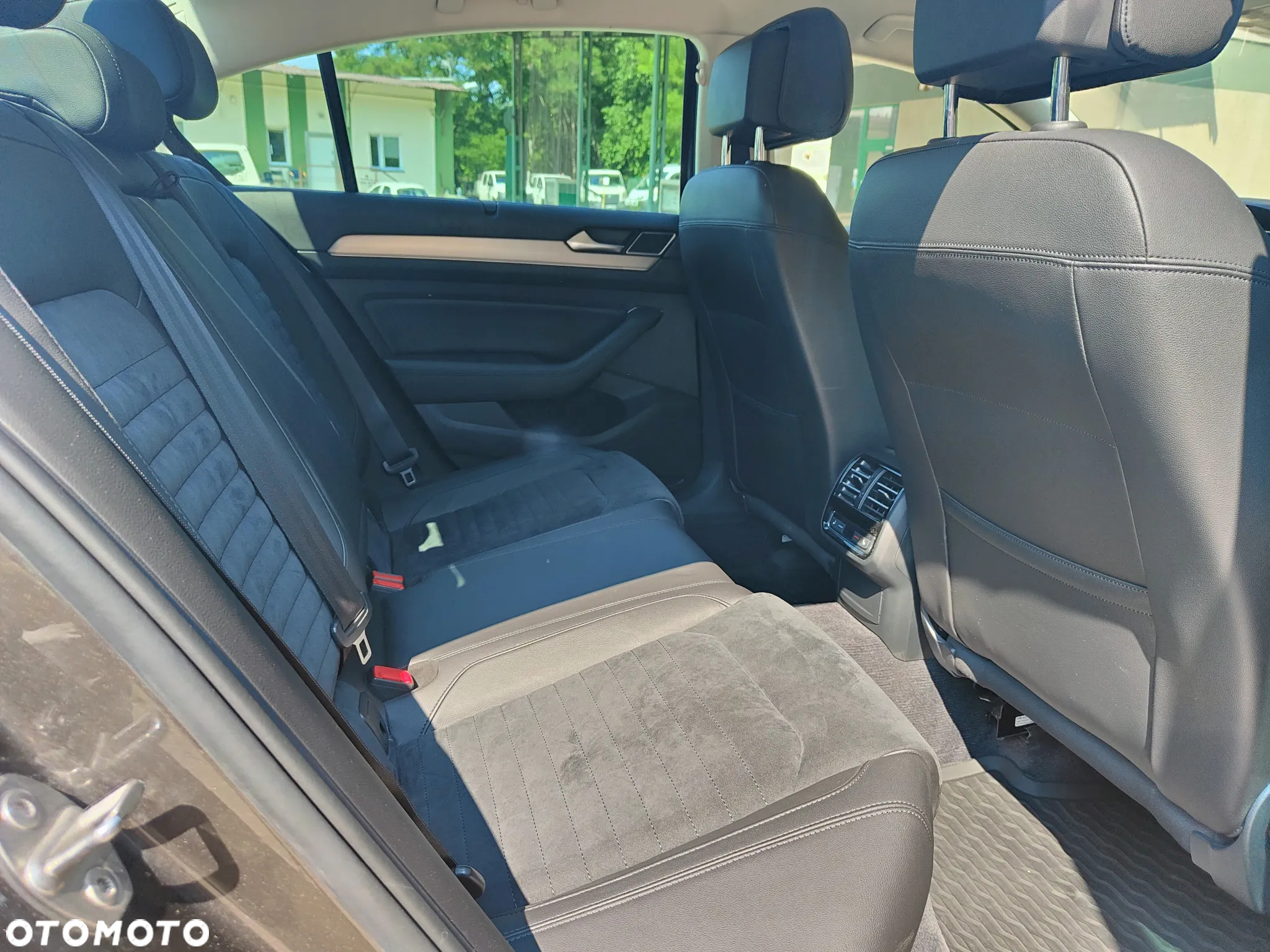Volkswagen Passat 2.0 TDI SCR Comfortline DSG - 14