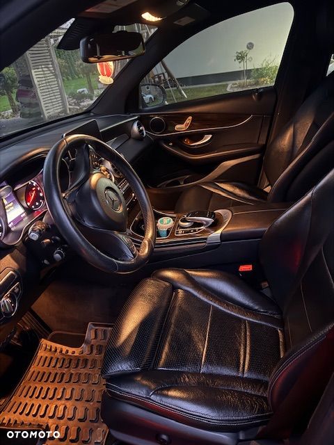 Mercedes-Benz GLC - 31