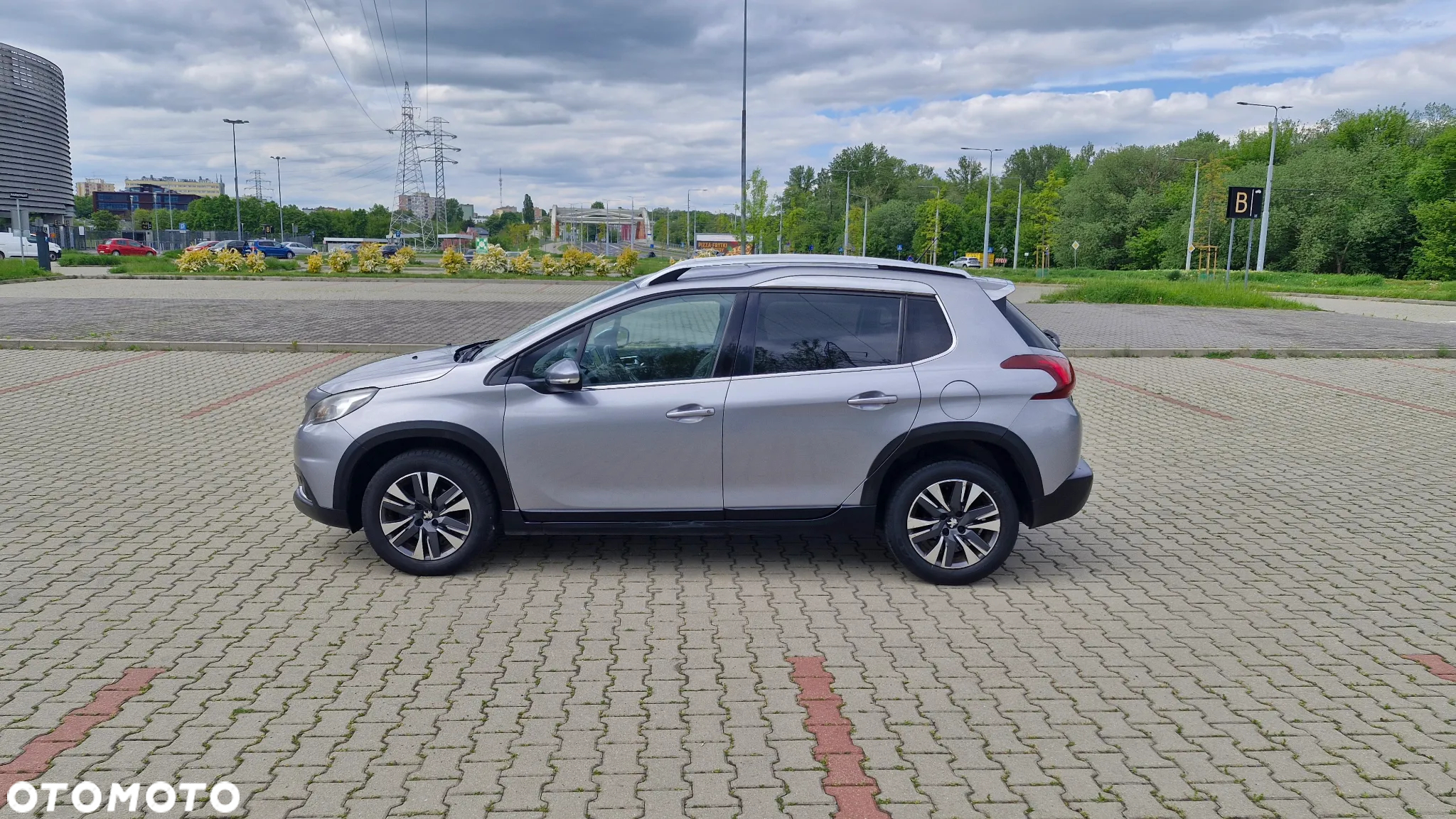 Peugeot 2008 1.6 BlueHDi Allure - 4