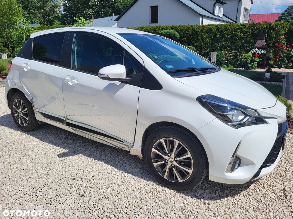 Toyota Yaris 1.5 Premium - 9