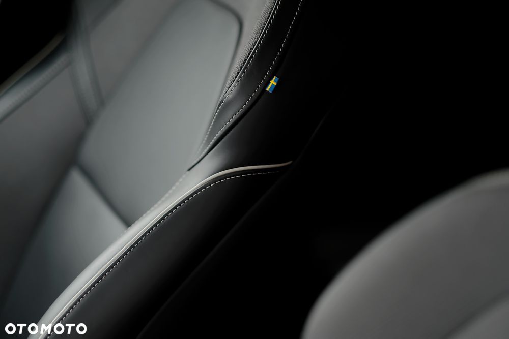 Volvo S60 T5 AWD R-Design - 24