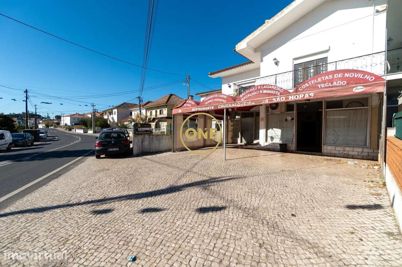 Prédio em propriedade total com 5 divisões independentes - Grande imagem: 2/54