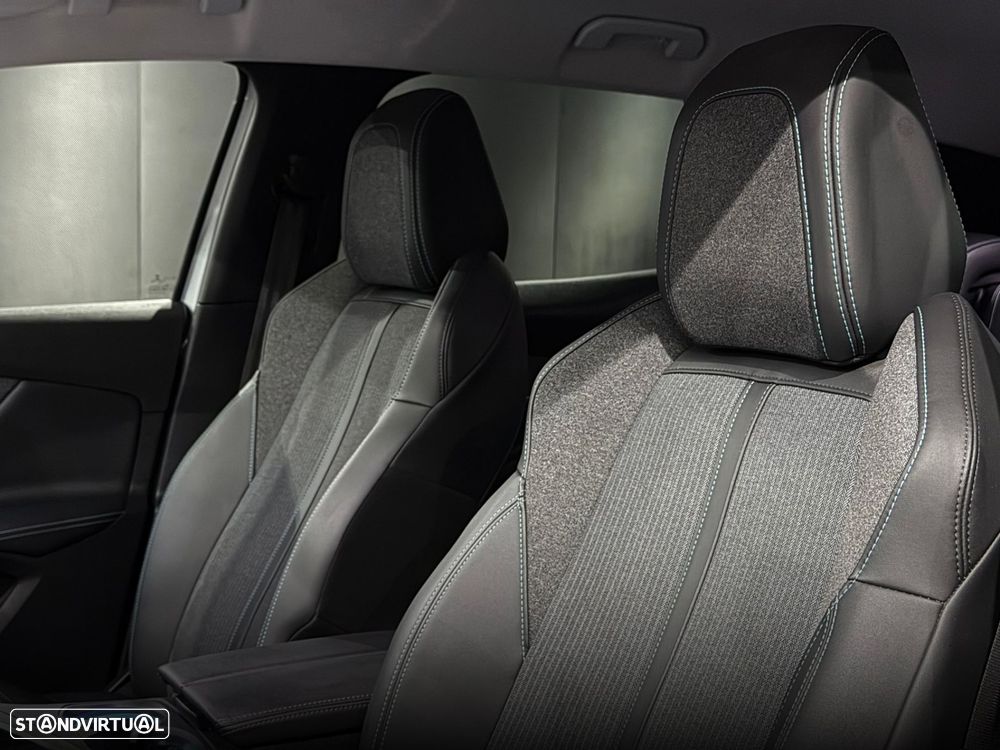 Peugeot 3008 1.6 Hybrid Allure e-EAT8 - 19