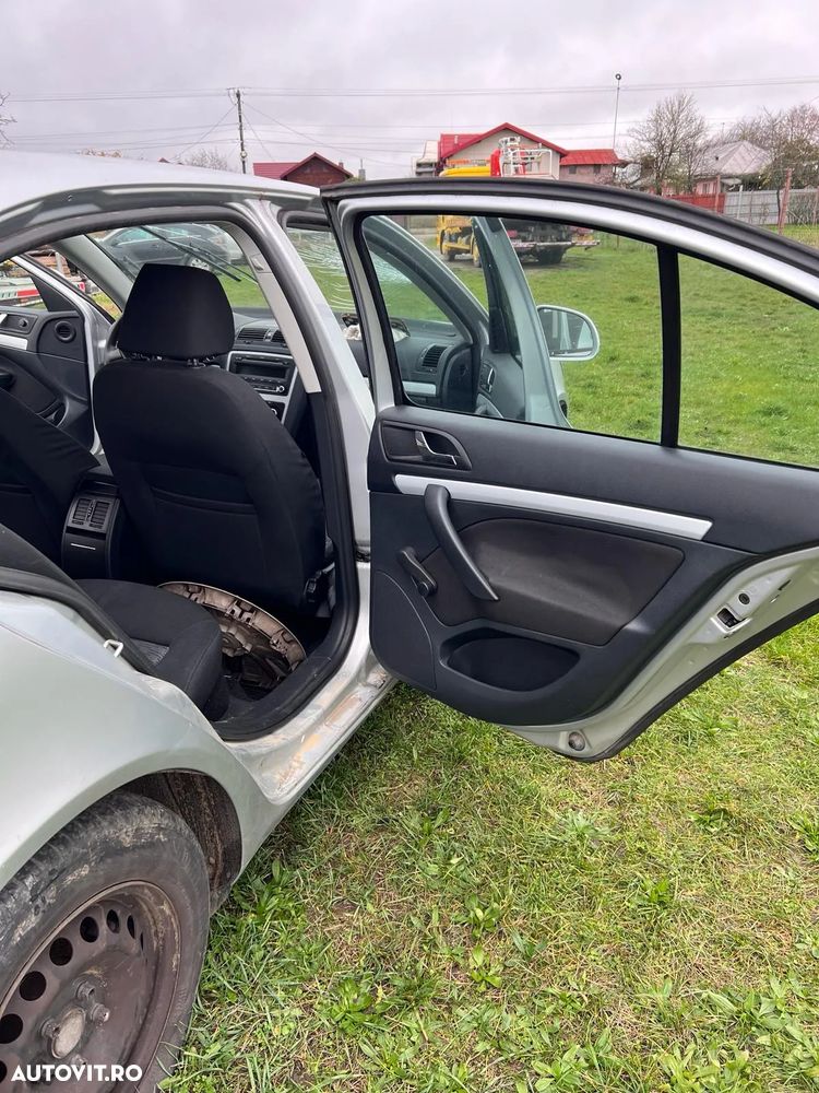 Skoda Octavia 1.6 MPI - 24