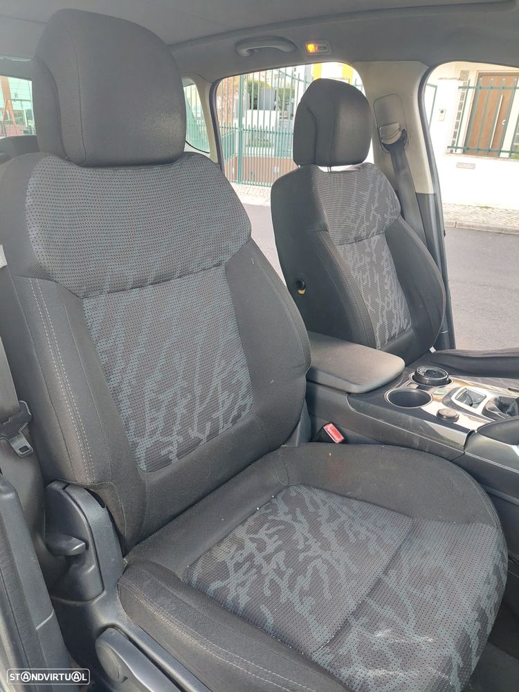 Peugeot 3008 1.6 HDi Executive - 16