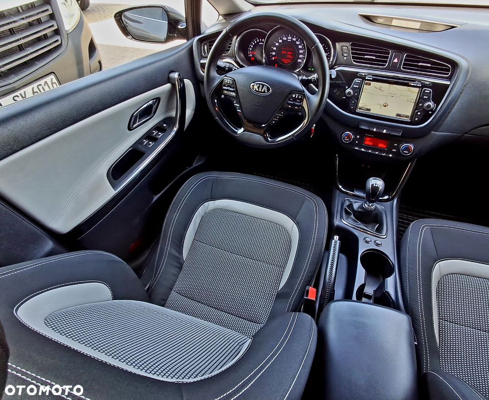 Kia Ceed 1.6 GDI Platinum Edition - 21