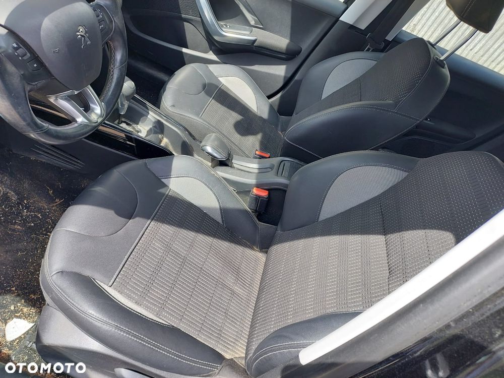 Peugeot 2008 PureTech 110 Stop&Start EAT6 GT-Line Edition - 11