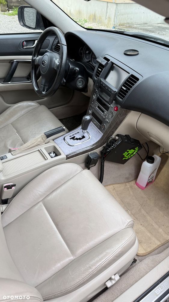 Subaru Outback 3.0 H6 - 5