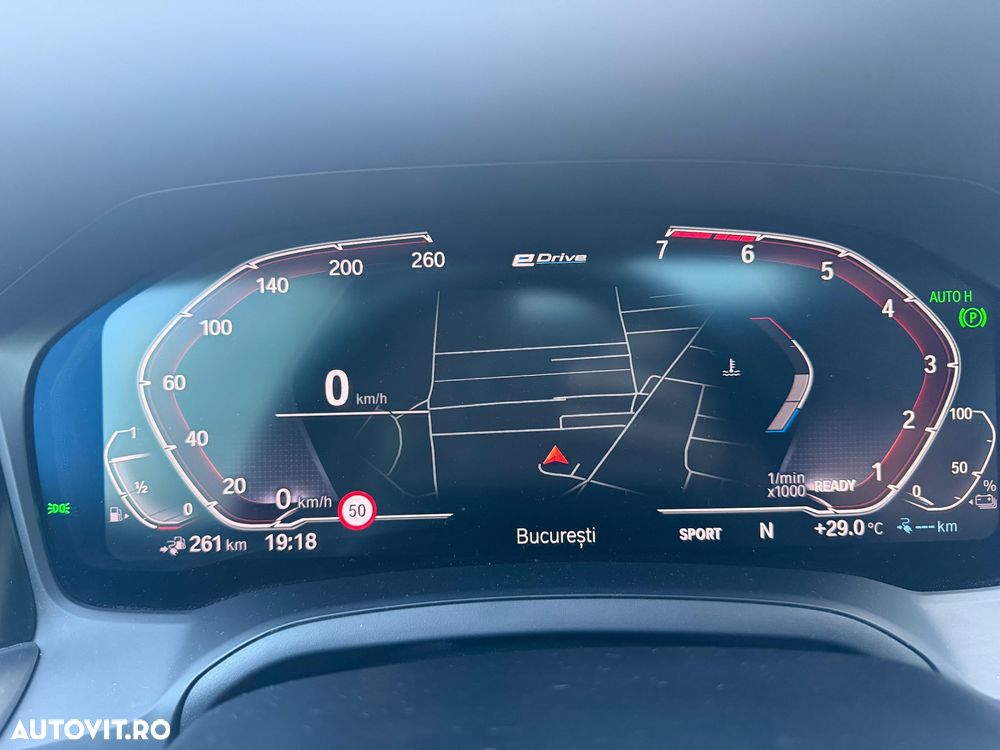 BMW Seria 3 330e Aut. Sport Line - 9