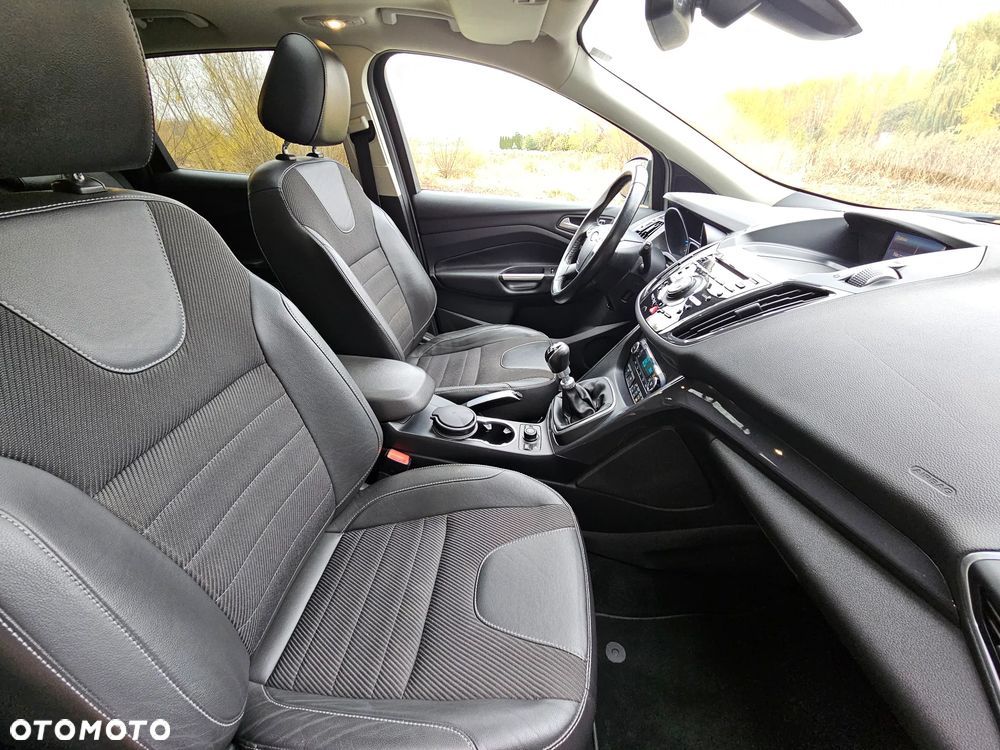Ford Kuga 2.0 TDCi 4x4 Titanium - 29