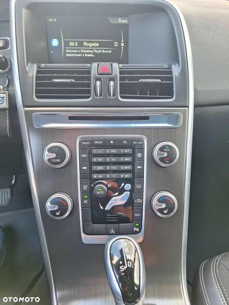 Volvo XC 60 D3 Drive-E Momentum - 18