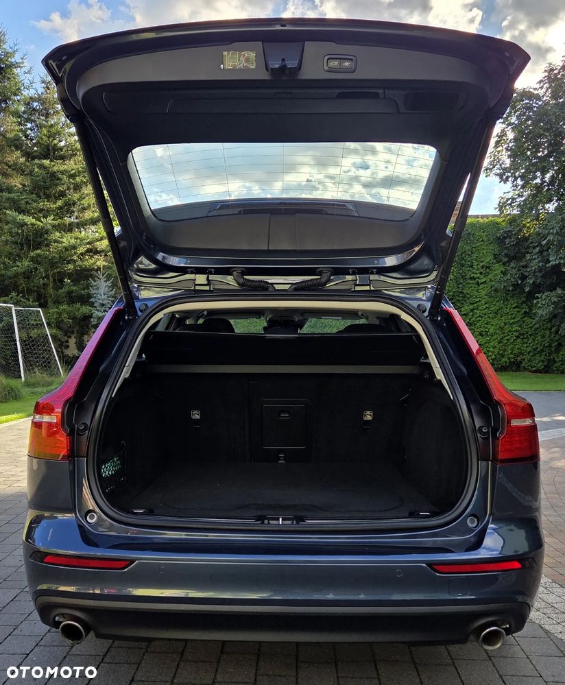 Volvo V60 B3 B DKG Momentum Pro - 20
