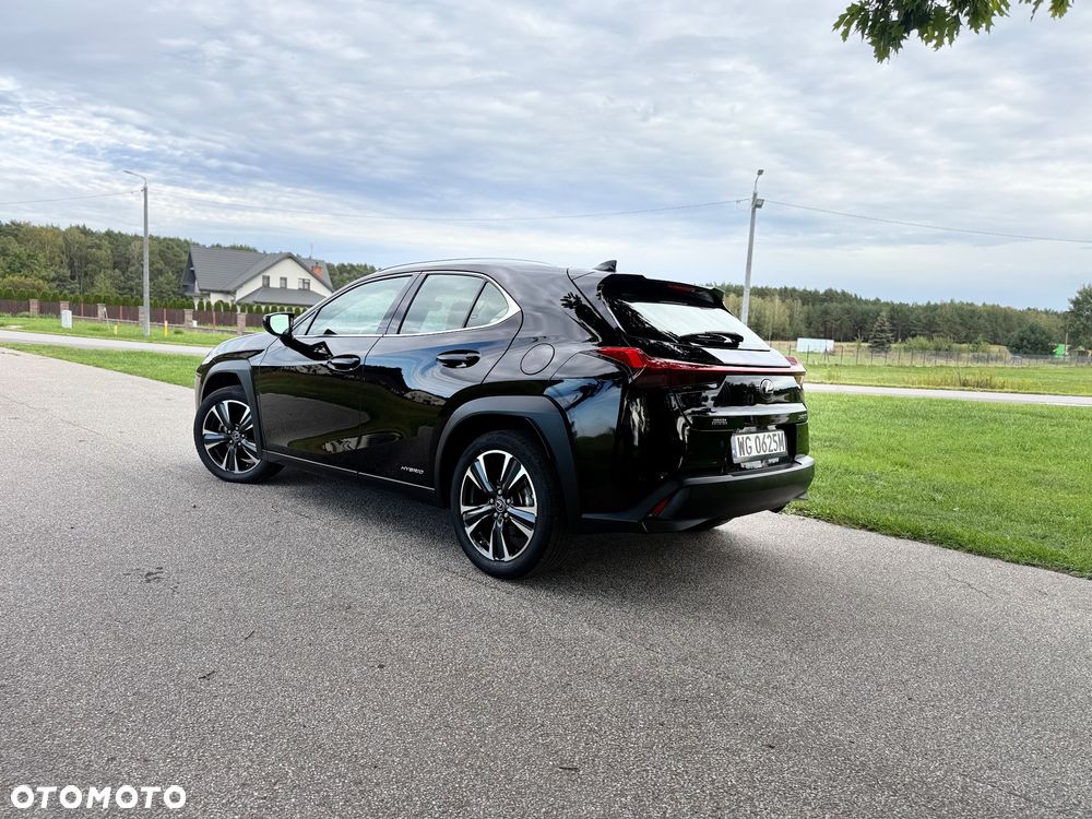 Lexus UX - 5
