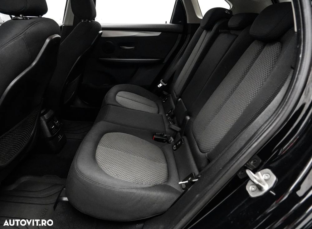 BMW Seria 2 216d Sport Line - 16