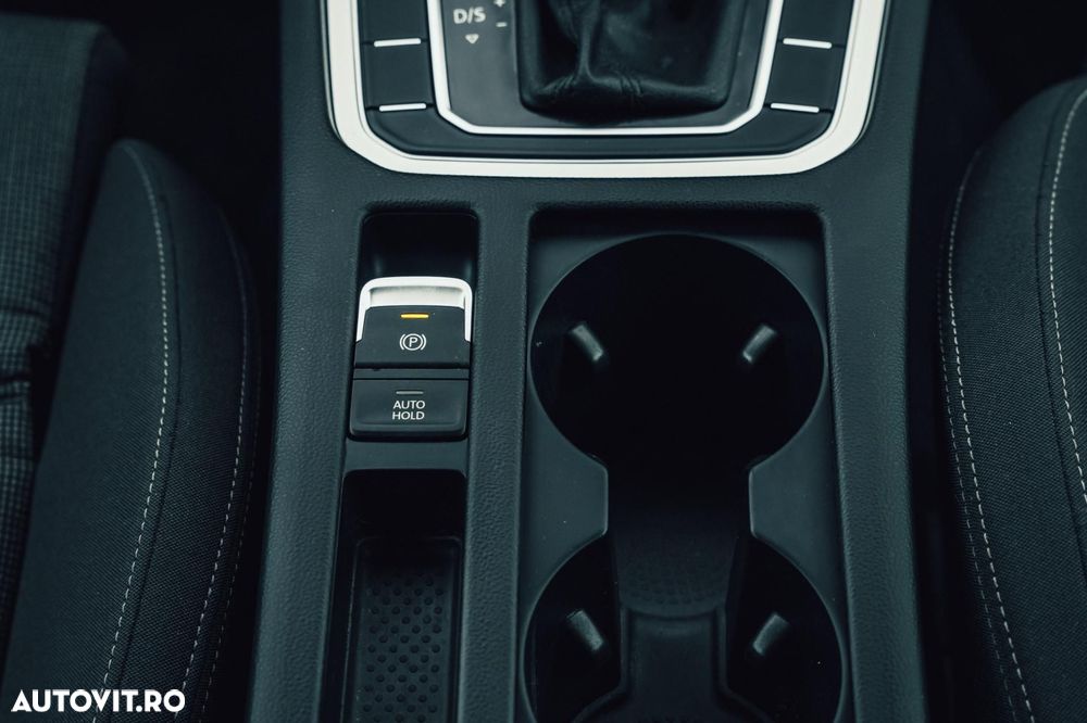 Volkswagen Passat - 13