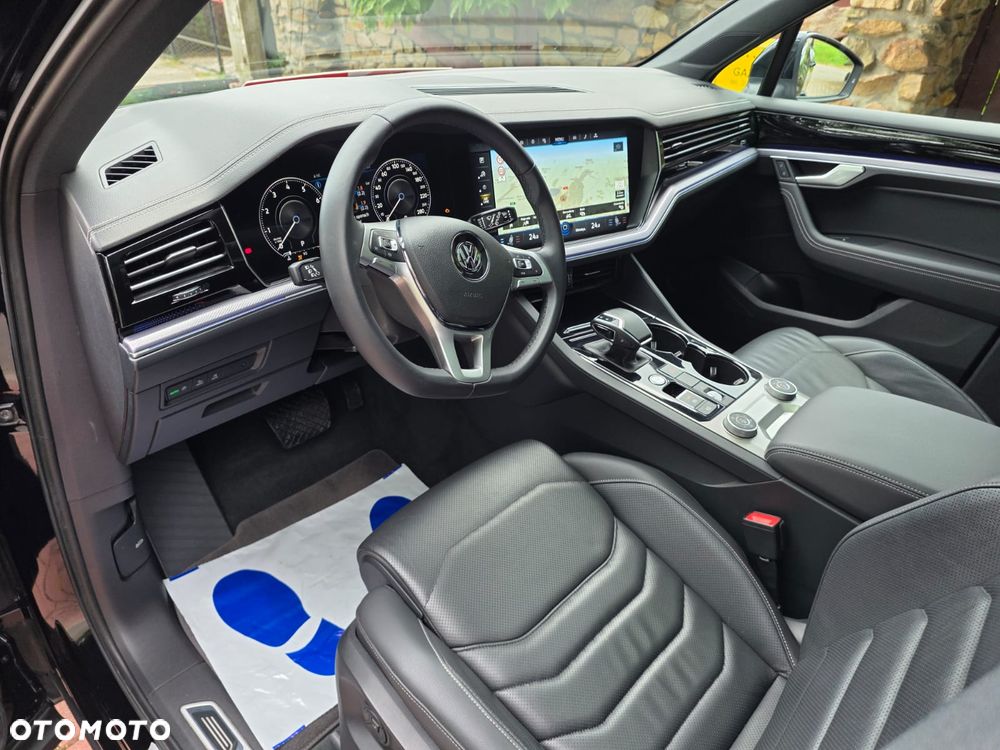 Volkswagen Touareg - 22