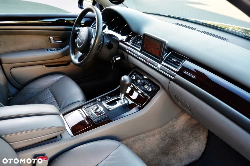 Audi A8 4.2 Quattro - 18