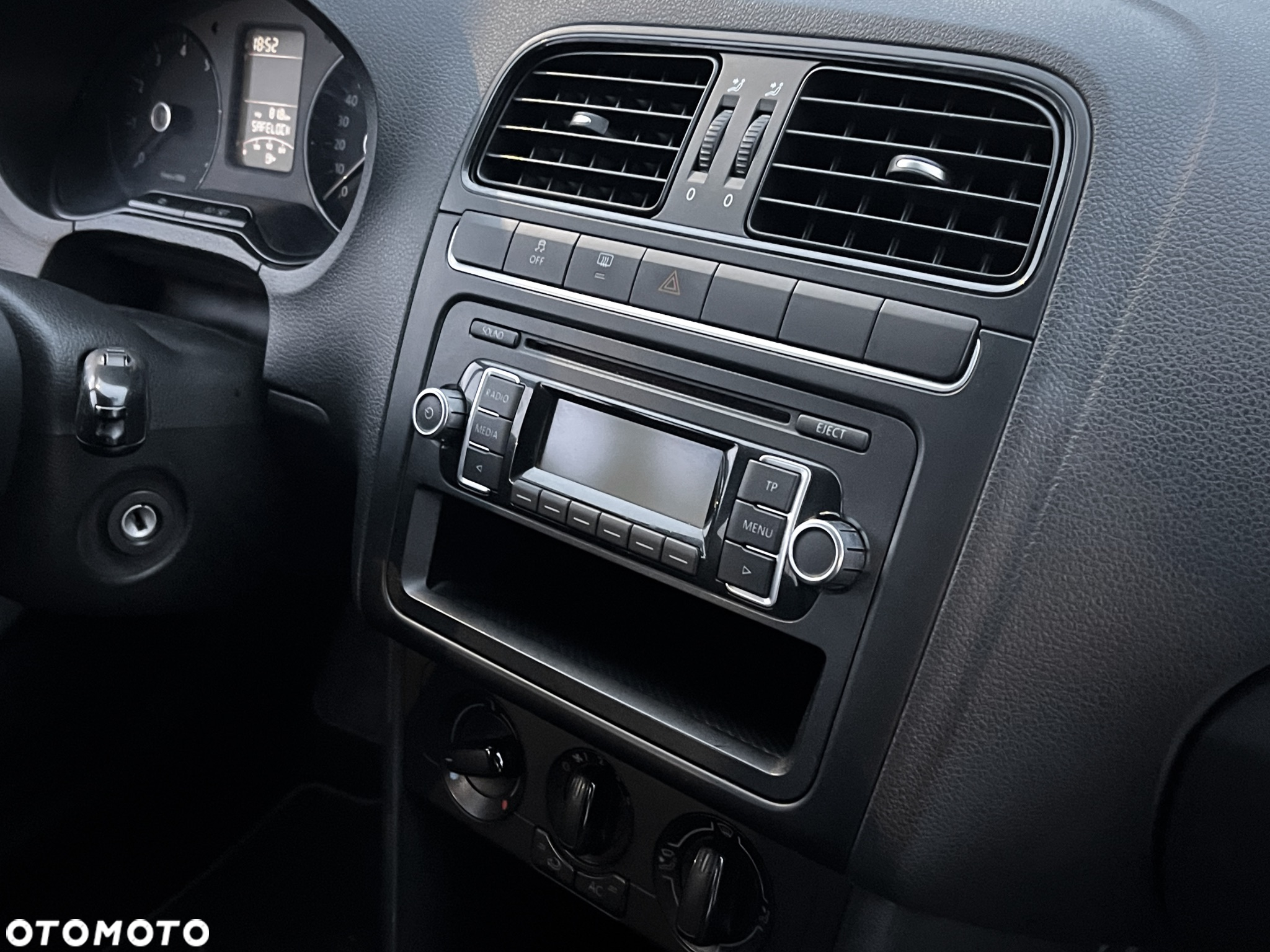 Volkswagen Polo 1.4 16V Trendline - 23