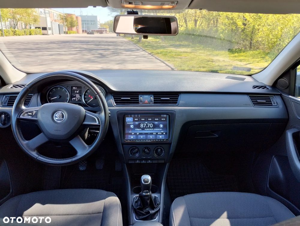 Skoda RAPID 1.2 TSI Ambition - 10