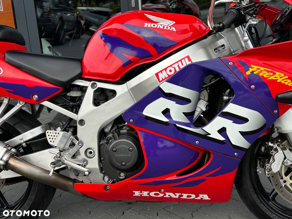 Honda CBR - 7