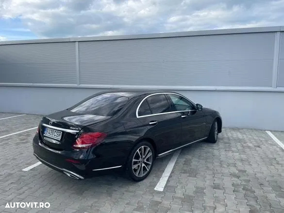 Mercedes-Benz E - 12