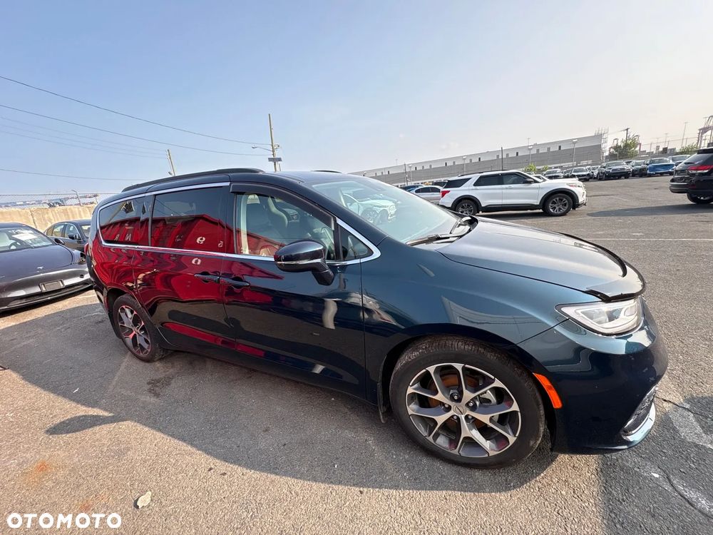 Chrysler Pacifica - 6