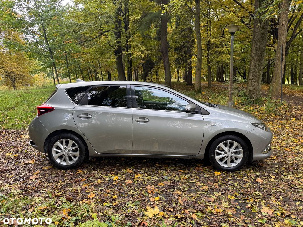 Toyota Auris 1.8 Executive - 6