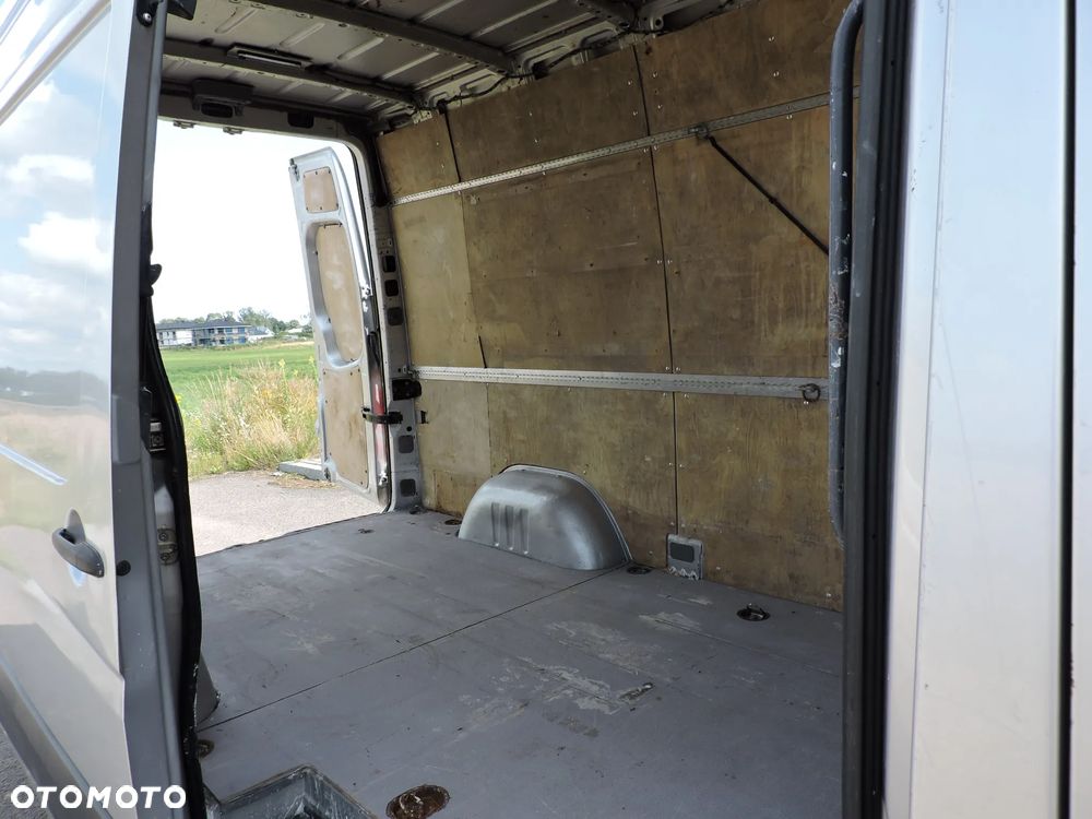 Volkswagen Crafter - 12