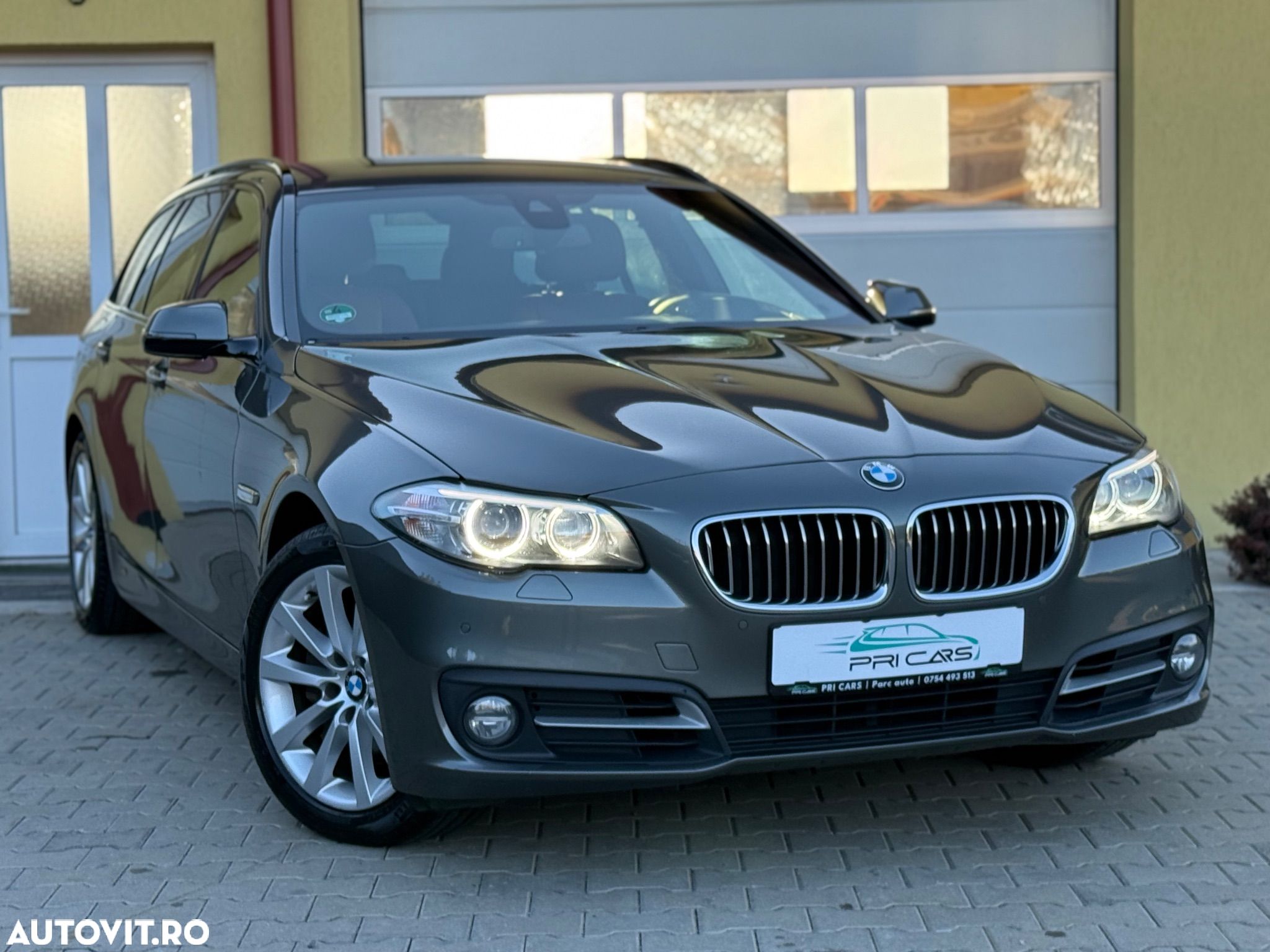 BMW Seria 5 525d Touring Aut. - 1