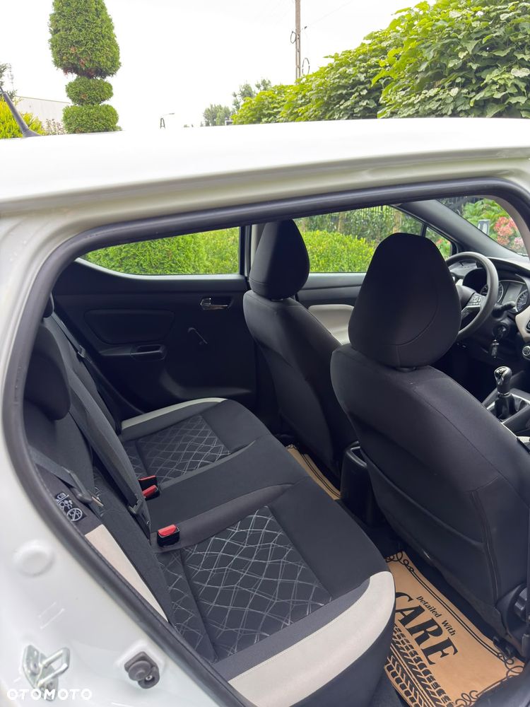 Nissan Micra 1.0 Visia Plus - 18