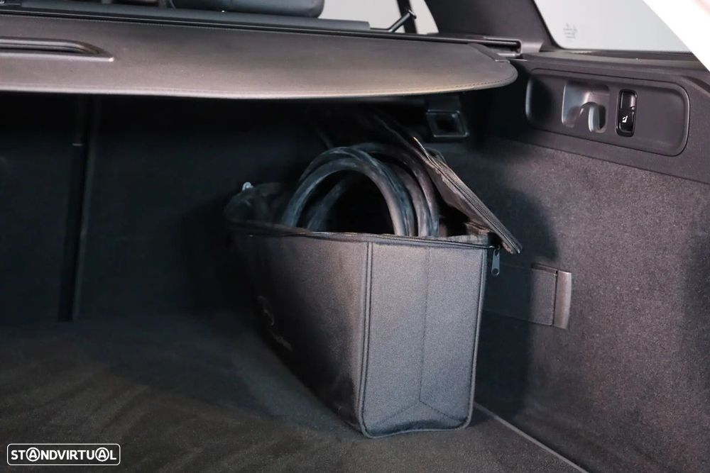 Mercedes-Benz C 300 e T 9G-TRONIC Avantgarde - 22