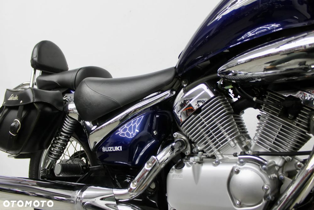 Suzuki Intruder - 26