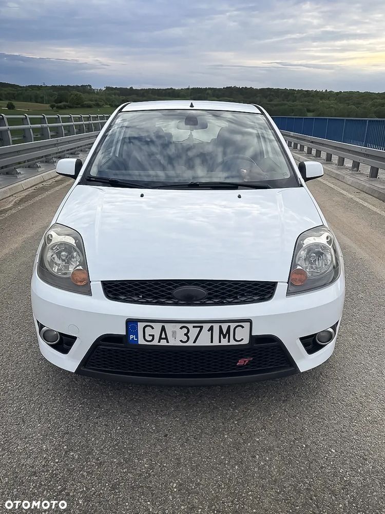 Ford Fiesta - 2