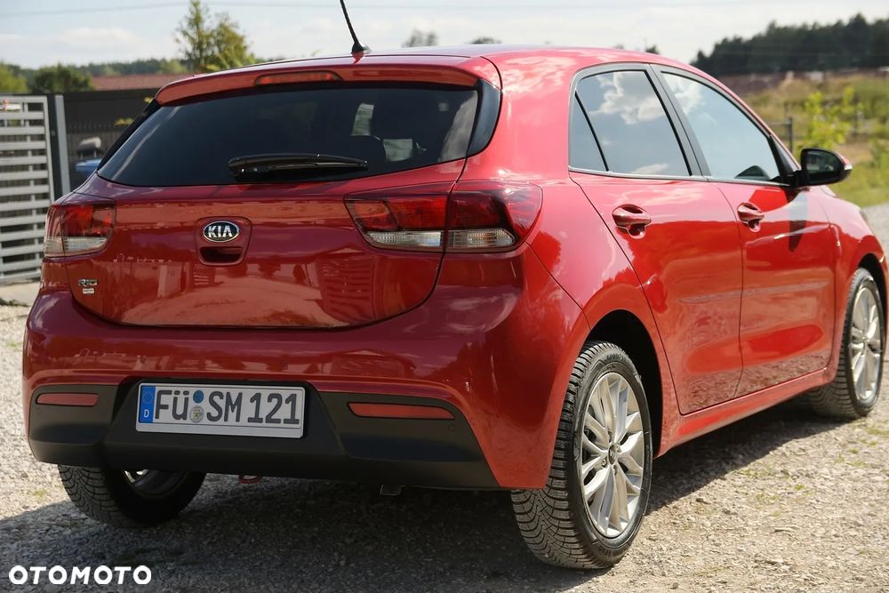 Kia Rio 1.4 L - 8