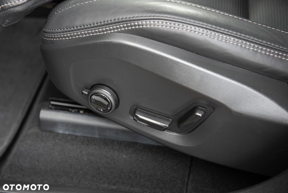 Volvo XC 60 B5 D AWD Geartronic RDesign - 18
